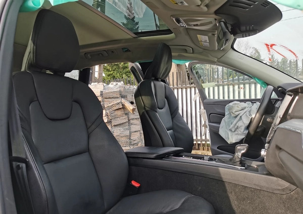 Volvo XC 60 cena 41900 przebieg: 20000, rok produkcji 2019 z Warszawa małe 254